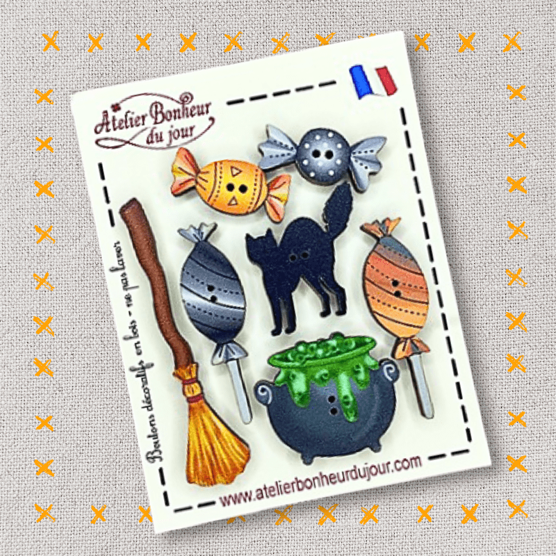 Decorative wooden button “Halloween littles” pouch Atelier bonheur du jour