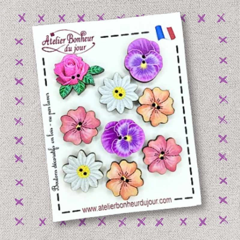 Decorative wooden button “Flowers and thoughts" pouch Atelier bonheur du jour