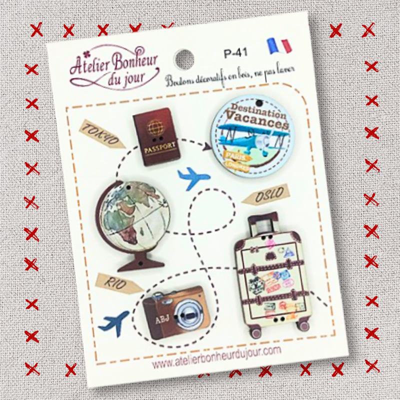 Decorative wooden button “Holiday destination" pouch Atelier bonheur du jour