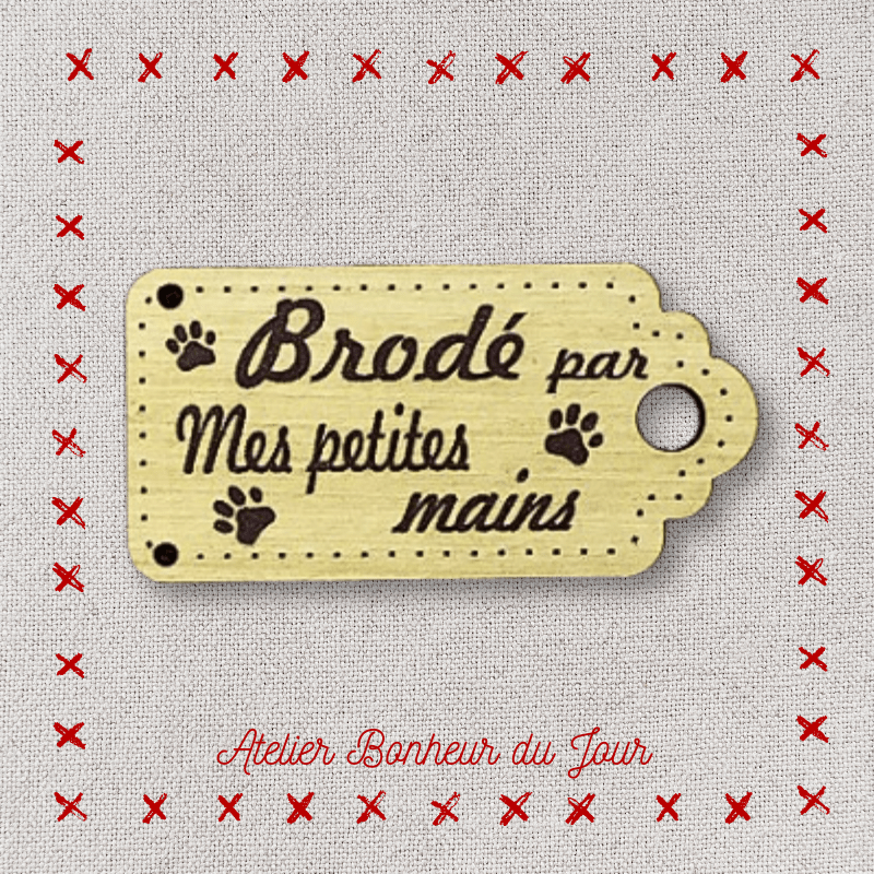 Decorative button - wooden label "Embroidered by my little hands" Atelier bonheur du jour