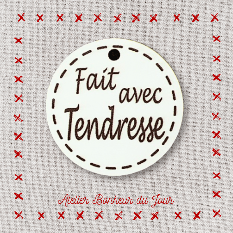 Décorative wooden buttons medal "Made with tenderness" Atelier bonheur du jour