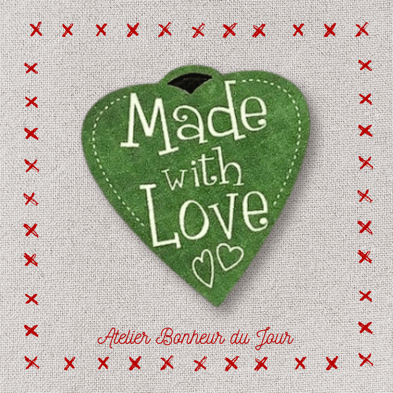 Décorative wooden buttons "Made with love"  Heart to hang Atelier bonheur du jour