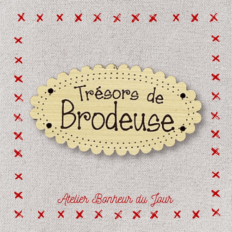 Decorative wooden button "Embroiderer's treasures" Atelier bonheur du jour