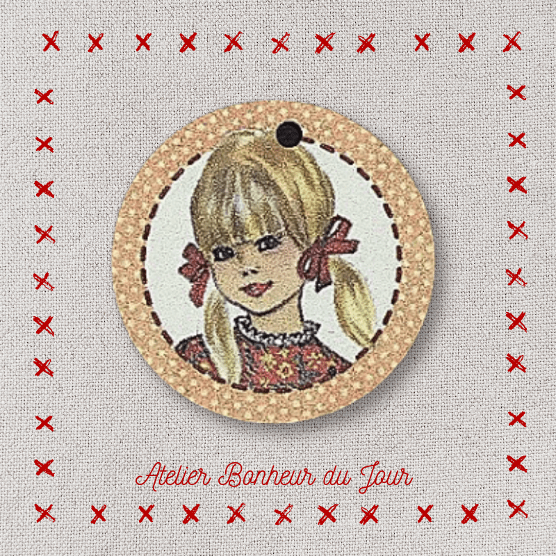 Decorative wooden button"Little girl" wood medallion to hang Atelier bonheur du jour