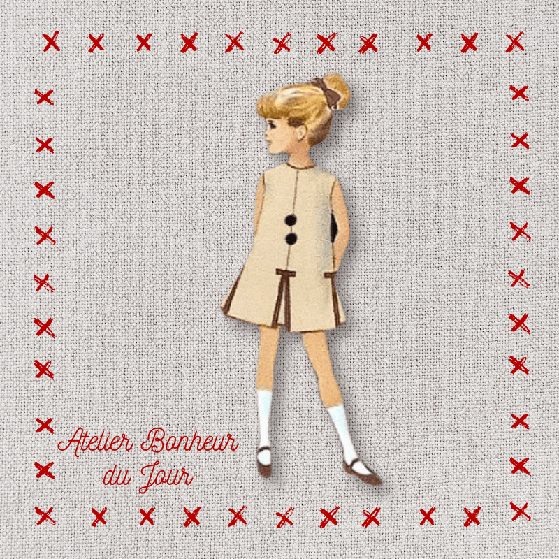 Decorative wooden button "Little girl beige dress" Atelier bonheur du jour