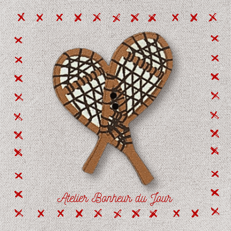 Decorative wooden button "Walking snowshoes" Atelier bonheur du jour